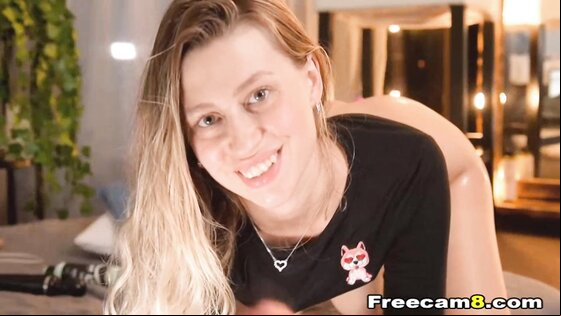Hot Girl Enjoys Fingering Her Pink Pussy